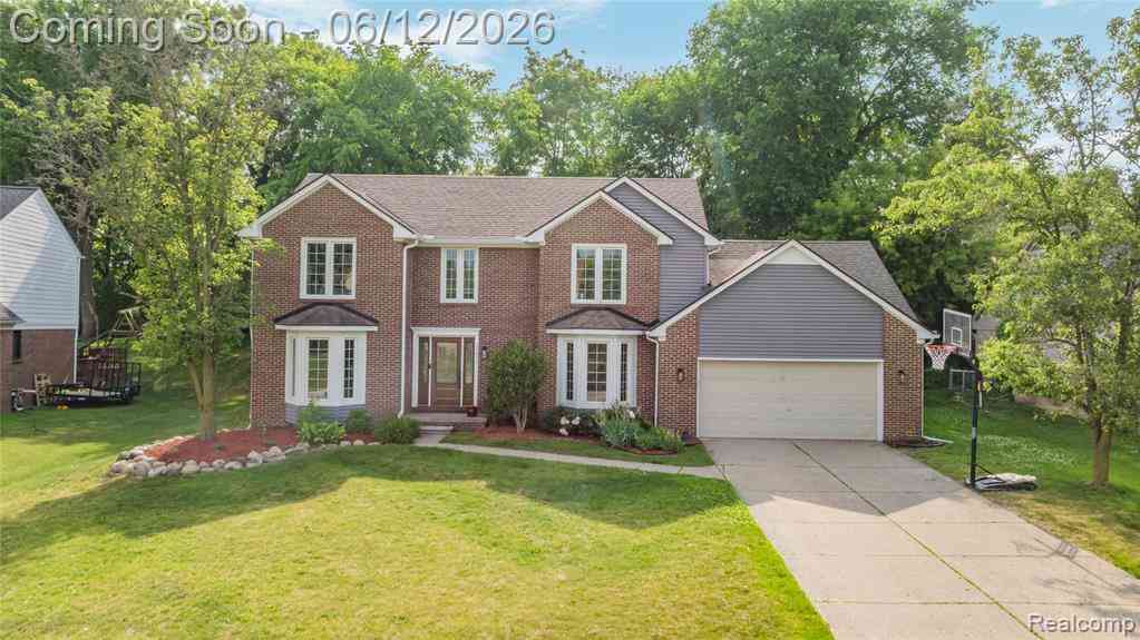 Homes For Sale - 30975 Sunderland Drive <br/> Oakland County, Farmington Hills, MI 48331