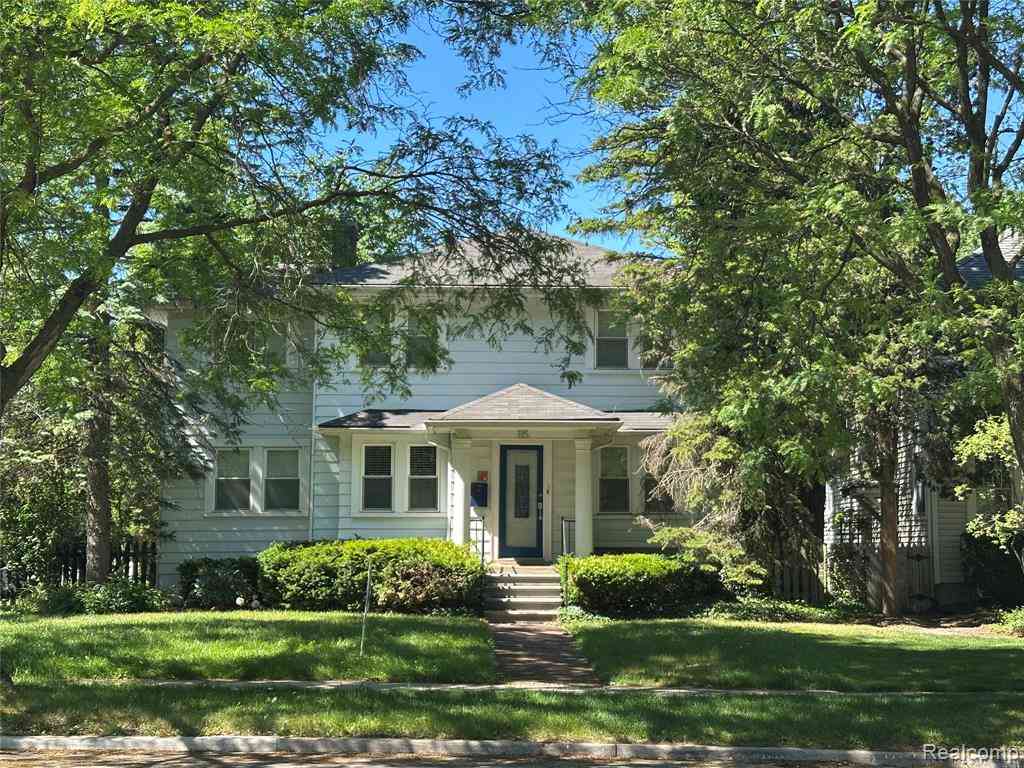 Homes For Rent - 115 E Lincoln Street <br/> Birmingham, MI 48009
