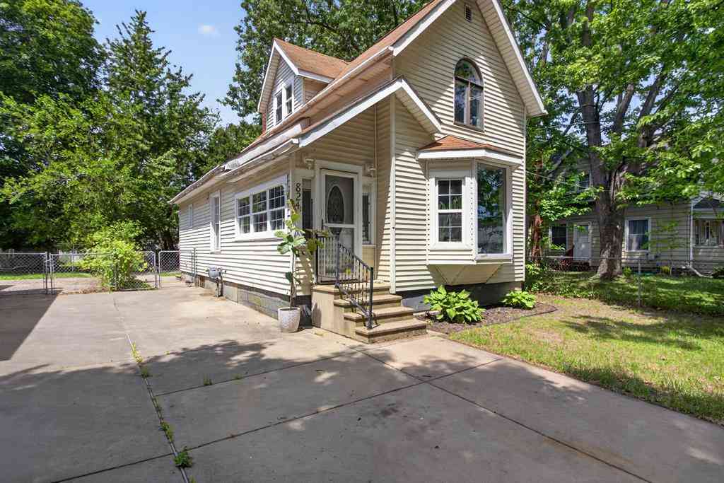 Homes For Sale - 824 Maltby Street <br/> Jackson, MI 49202