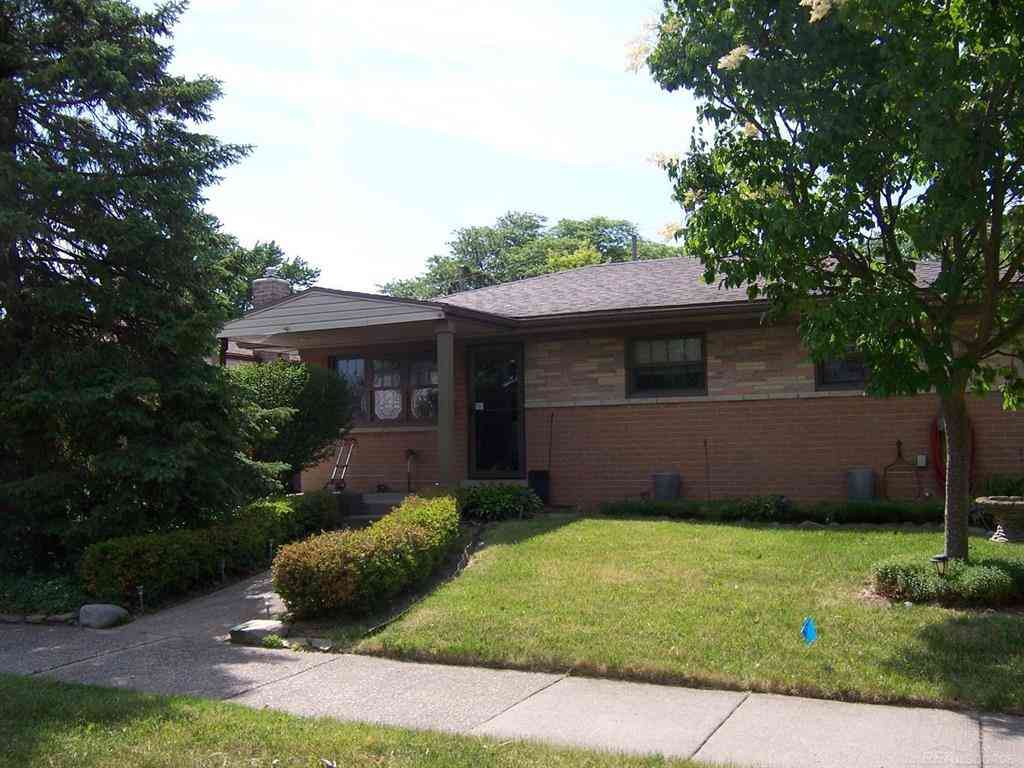Homes For Sale - 15959 Dugan Street <br/> Roseville, MI 48066