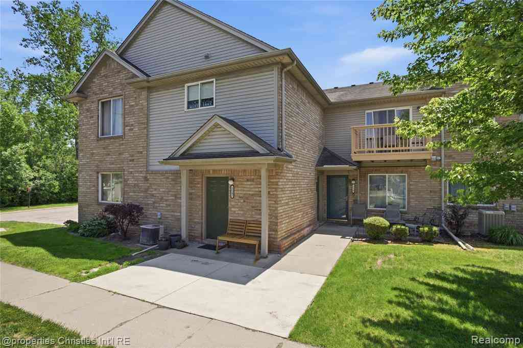 Condo For Sale - 2136 Frazho Road <br/> Warren, MI 48091