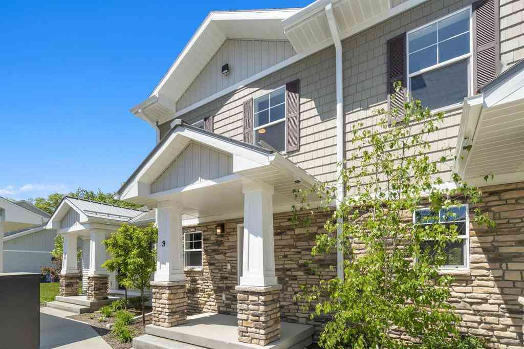 Condo For Sale - 1548 Simsbury Street <br/> Grand Traverse County County, Traverse City, MI 49686