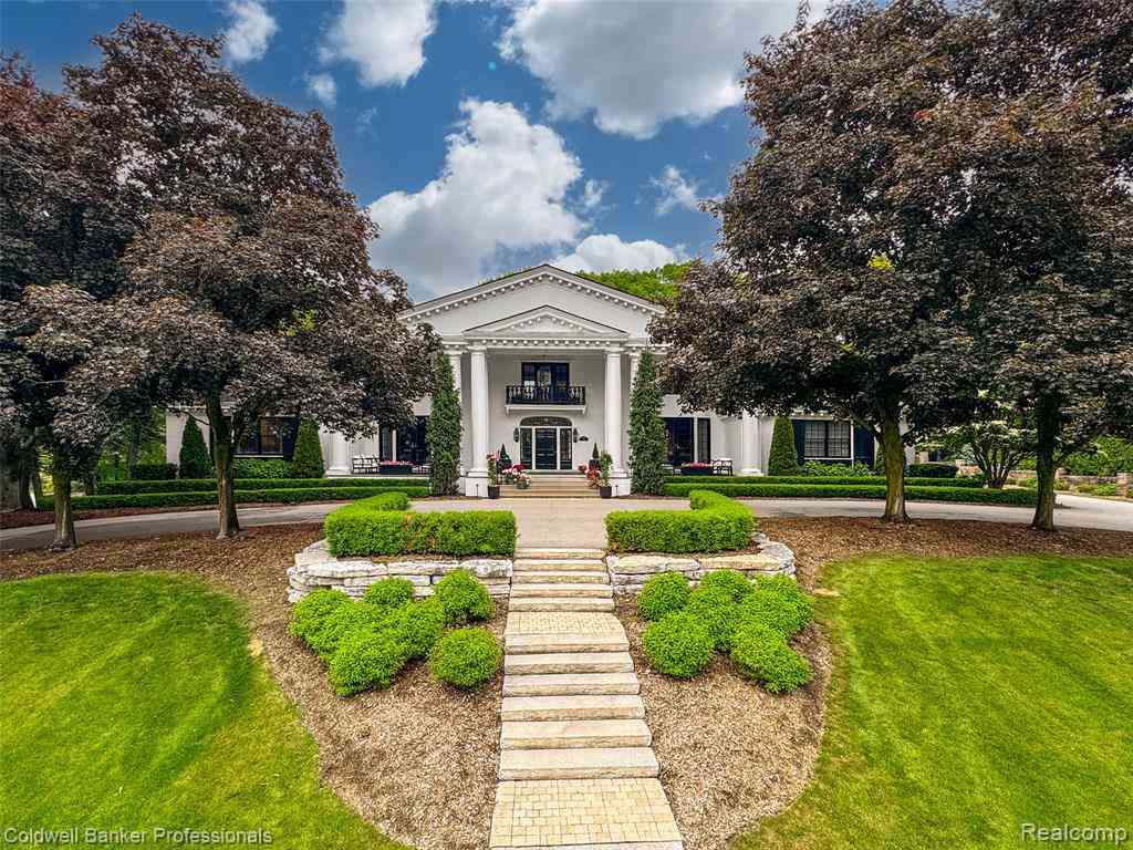 Homes For Sale - 477 Dunston Road <br/> Bloomfield Hills, MI 48304