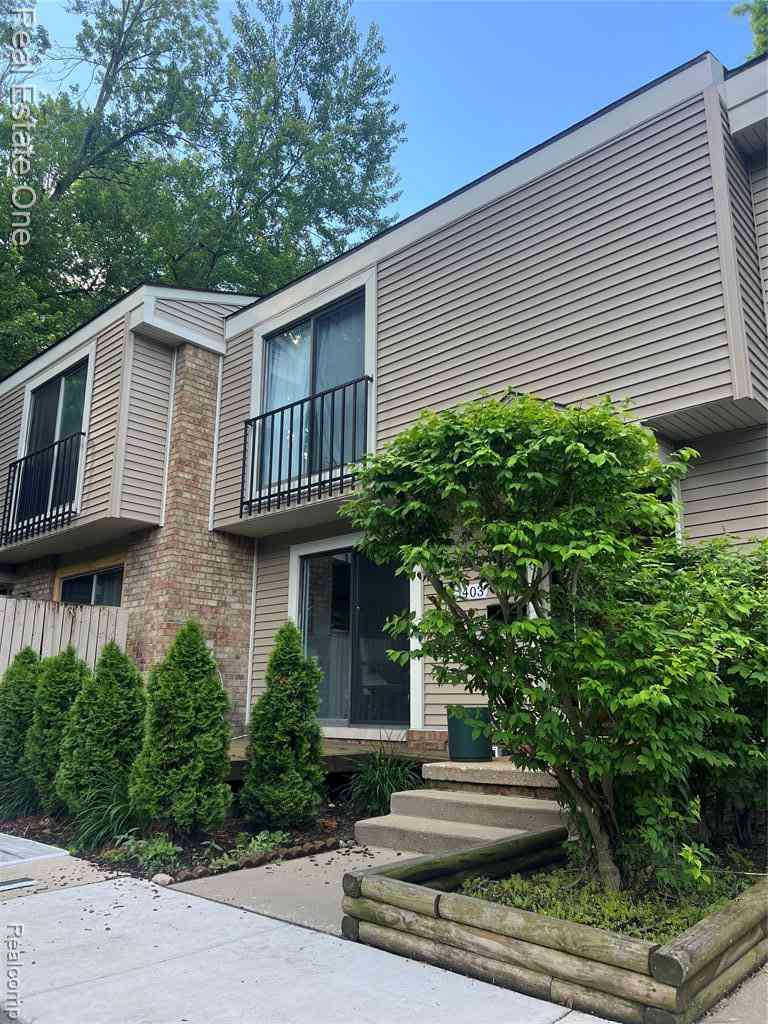 Condo For Rent - 1403 Oakbrook  E E #93<br/> Rochester, MI 48307