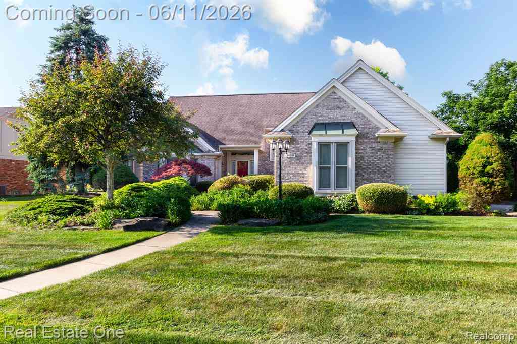 Homes For Sale - 1459 Almond Drive <br/> Troy, MI 48098