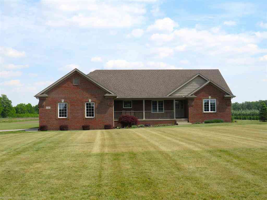 Homes For Sale - 17201 Armada Center Road <br/> Macomb County, Armada, MI 48005