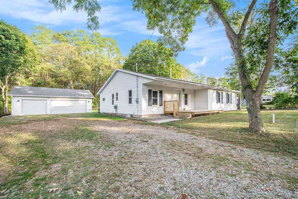 Homes For Sale - 131 Gaunt Avenue <br/> Jackson, MI 49203