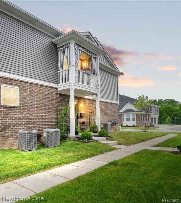Condo For Sale - 432 Maple Cove Circle  #12<br/> Saline, MI 48176