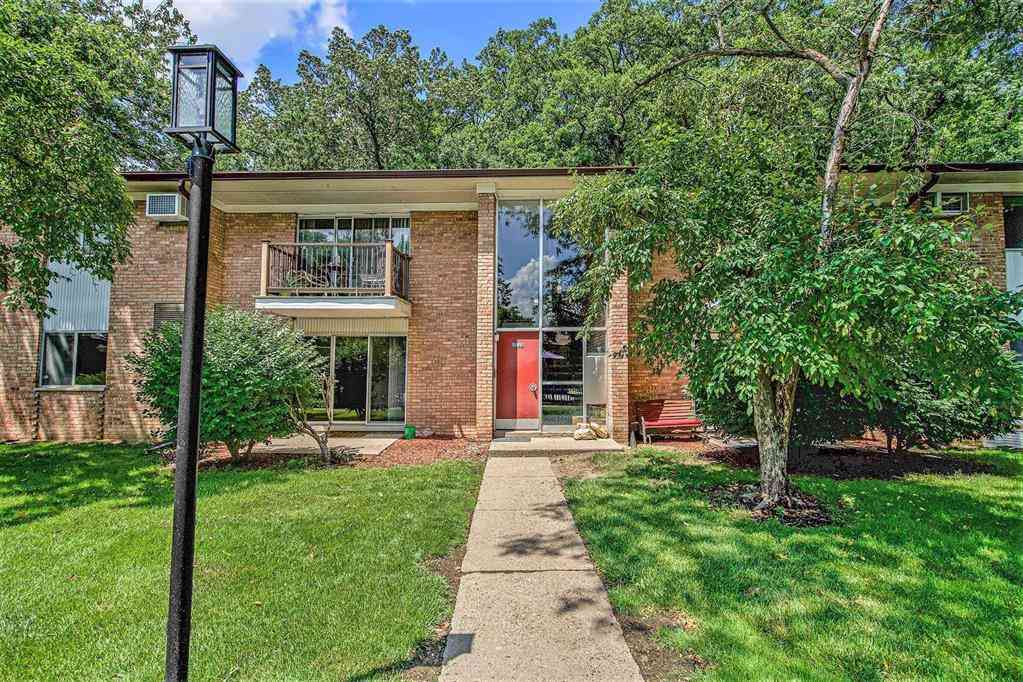 Condo For Rent - 1249 Island Drive  #101<br/> Ann Arbor, MI 48105