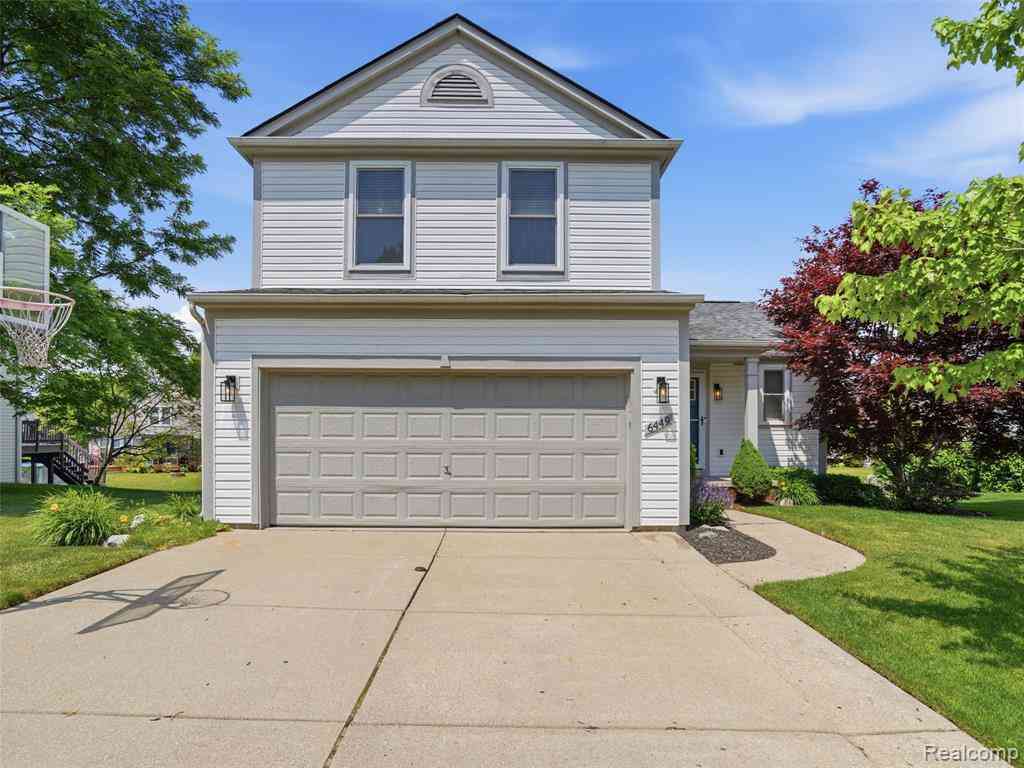 Homes For Sale - 6449 Cranberry Drive <br/> Oakland County, Holly, MI 48442