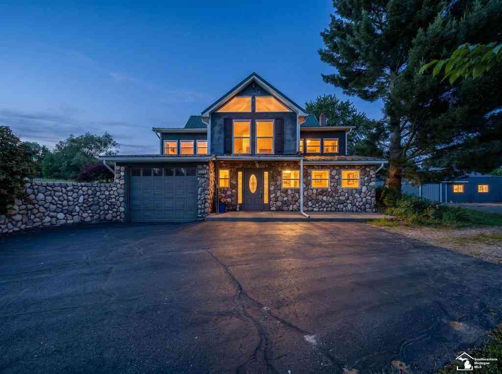 Homes For Sale - 123 S Freer Road <br/> Chelsea, MI 48118