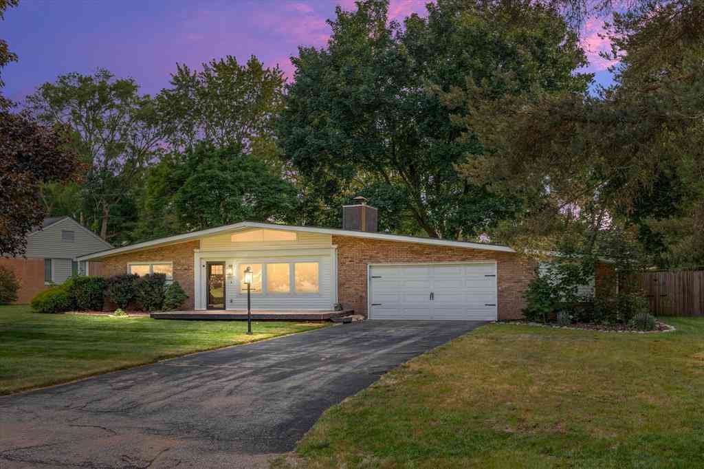 Homes For Rent - 4047 Ledgestone Drive <br/> Waterford, MI 48329