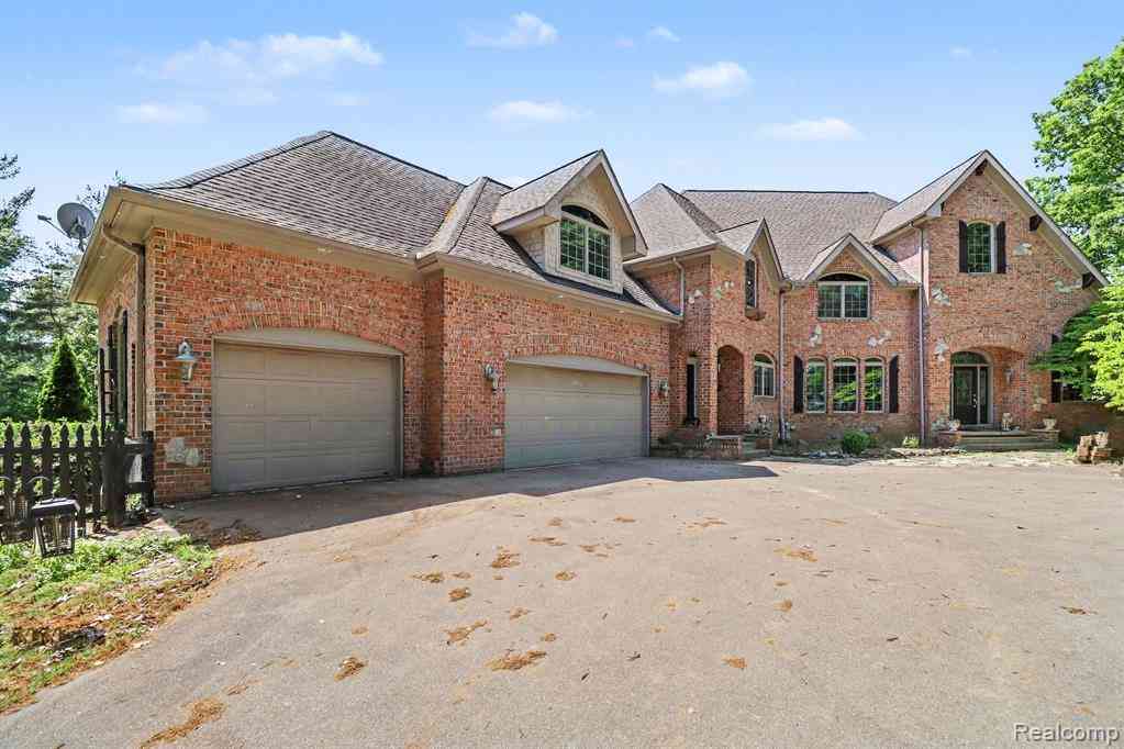 Homes For Sale - 16400 Easudes Road <br/> Grass Lake, MI 49240