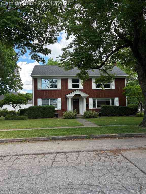 Homes For Sale - 221 S Tompkins Street <br/> Howell, MI 48843