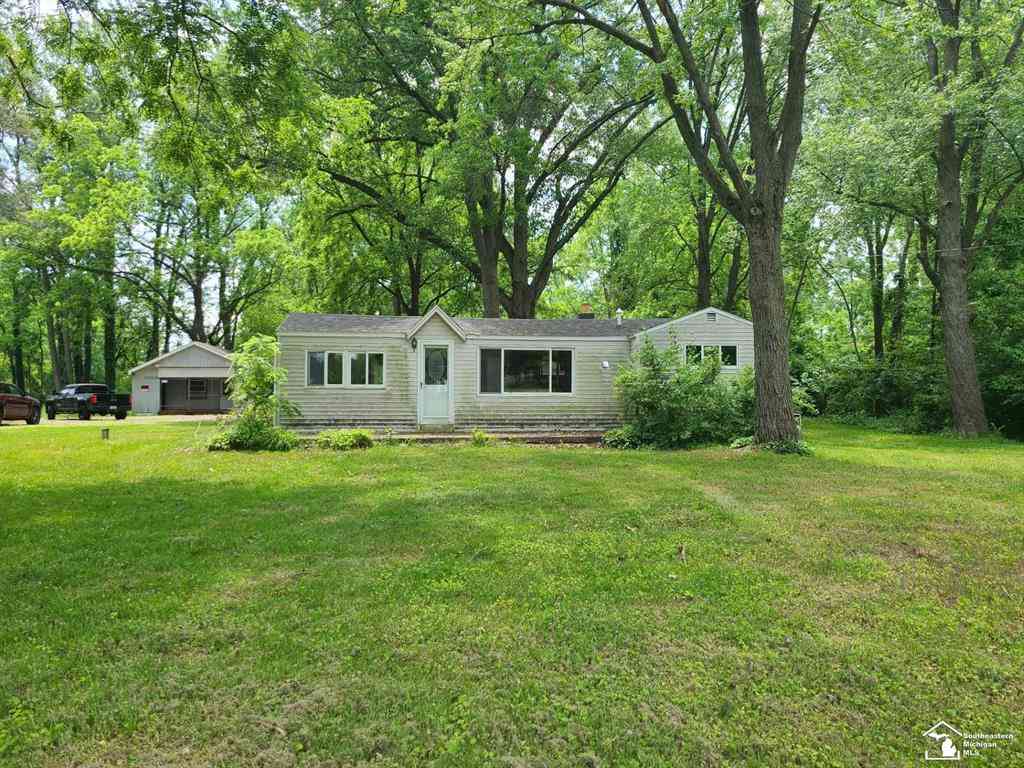 Homes For Sale - 2807 W Smith Road <br/> Monroe County, Lambertville, MI 48144