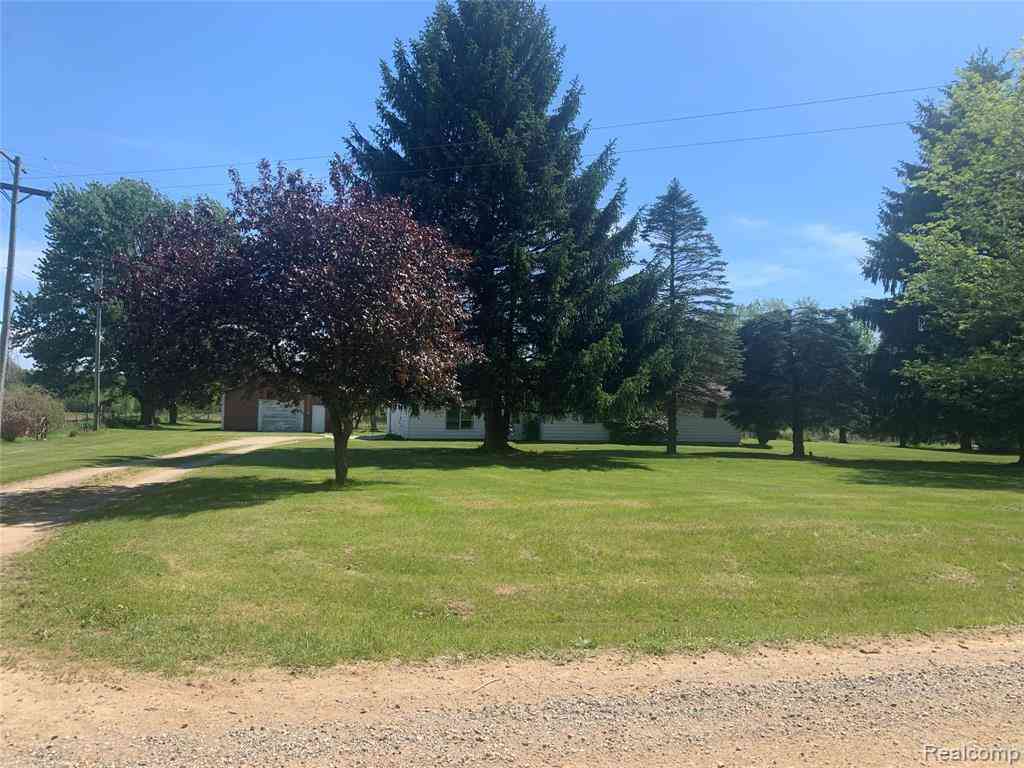 Homes For Sale - 3494 Castle Road <br/> Lapeer County, North Branch, MI 48461