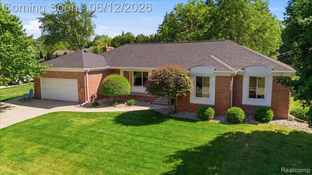 Homes For Sale - 5048 Tree Hill Road <br/> Grand Blanc, MI 48439
