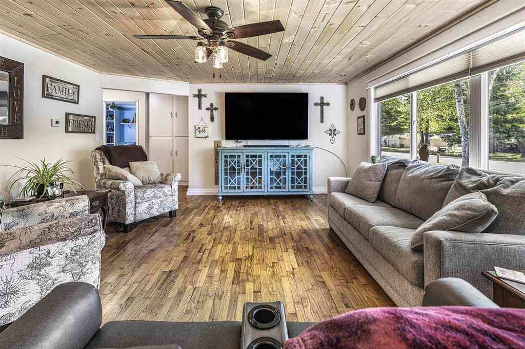 Homes For Sale - 408 Beech Street <br/> Houghton Lake, MI 48629