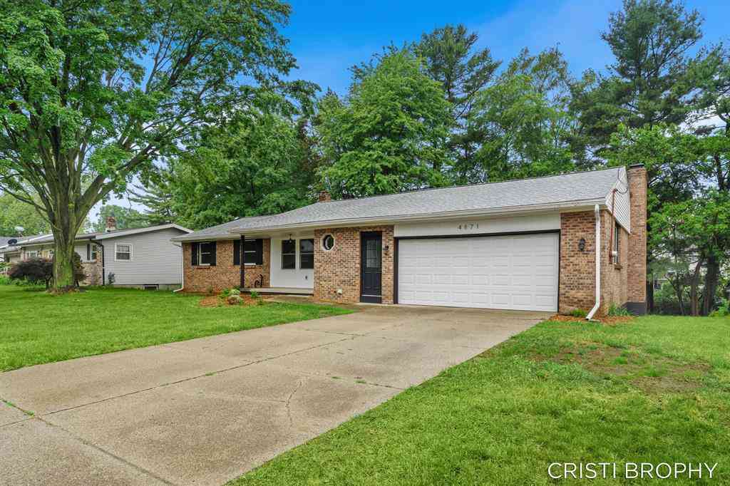 Homes For Sale - 4871 Newcastle Drive Se SE<br/> Kent County, Grand Rapids, MI 49508
