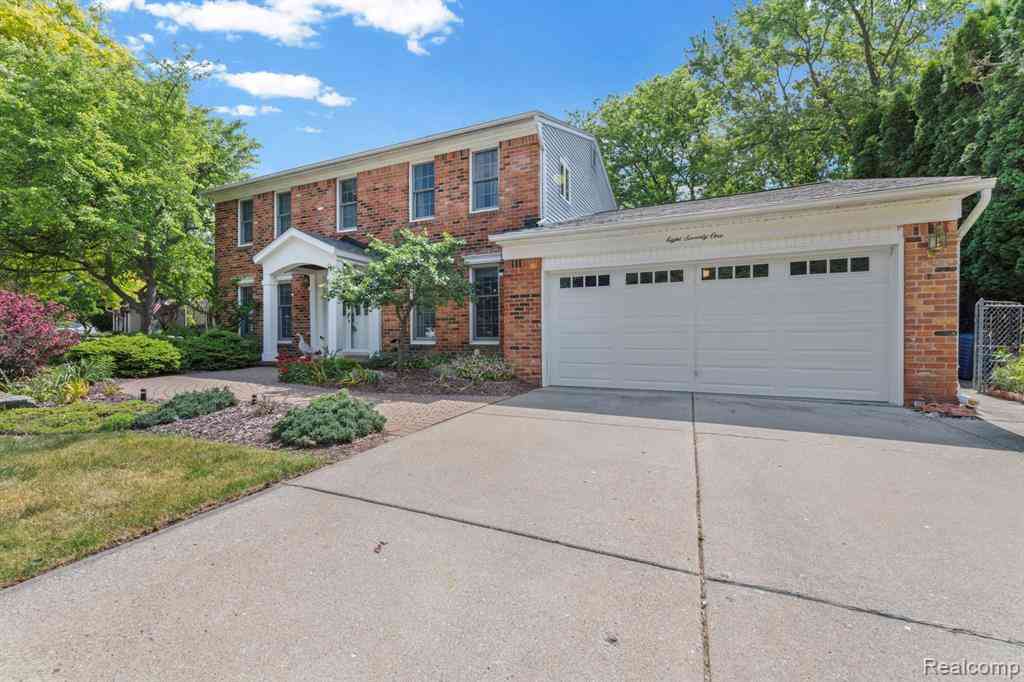 Homes For Sale - 871 Spartan Drive <br/> Rochester, MI 48309