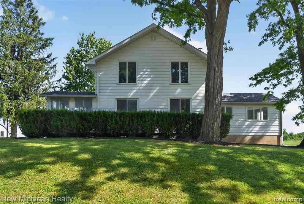 Homes For Sale - 11374 Lahring Road <br/> Genesee County, Byron, MI 48418