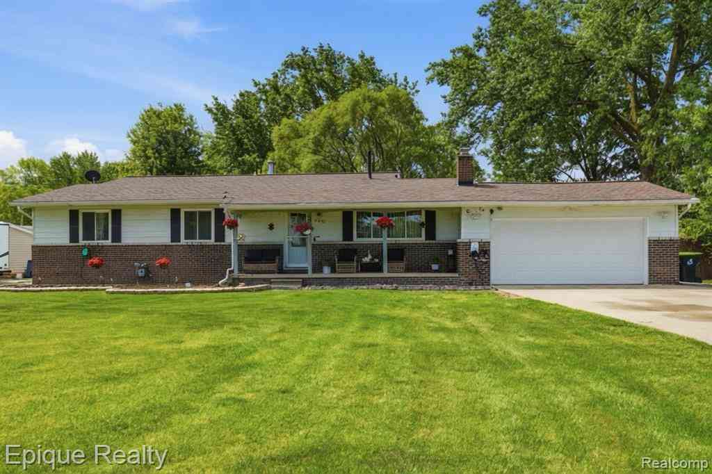 Homes For Sale - 48132 Pheasant Street <br/> Macomb County, New Baltimore, MI 48047