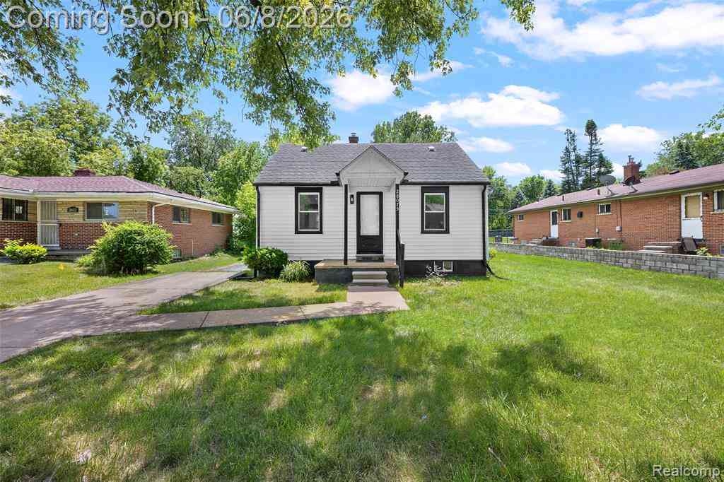 Homes For Sale - 28075 Annapolis Road <br/> Westland, MI 48186