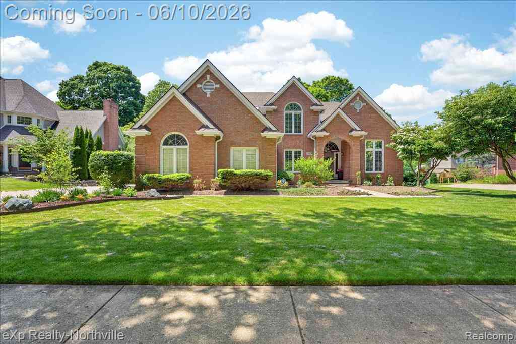 Homes For Sale - 20909 Dundee Drive <br/> Novi, MI 48375