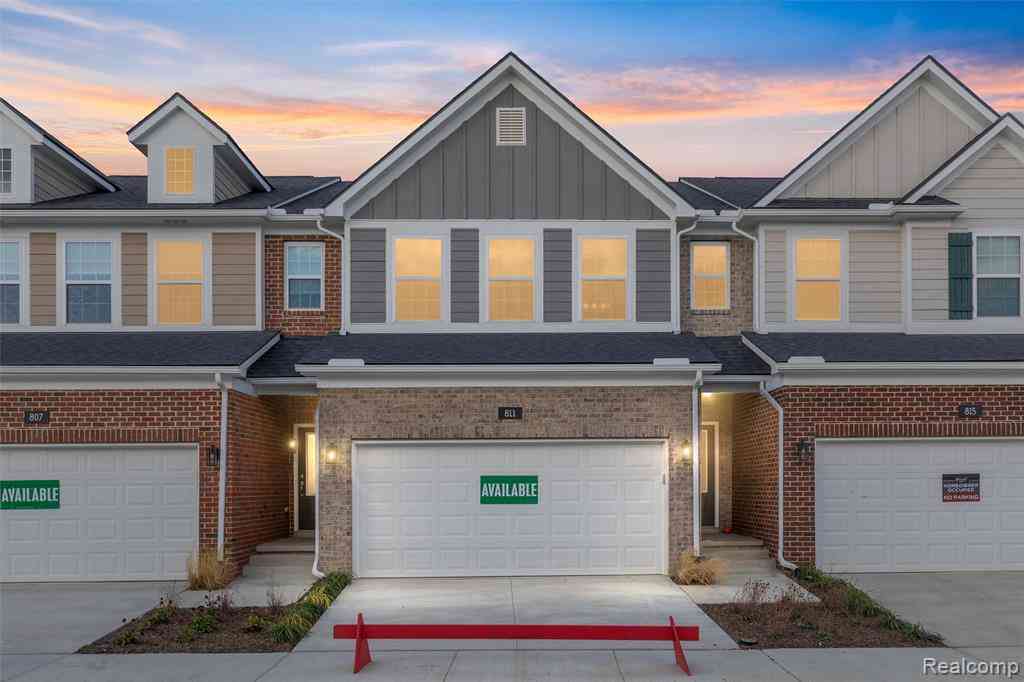 Condo For Sale - 811 Balmoral Ln  <br/> Troy, MI 48085
