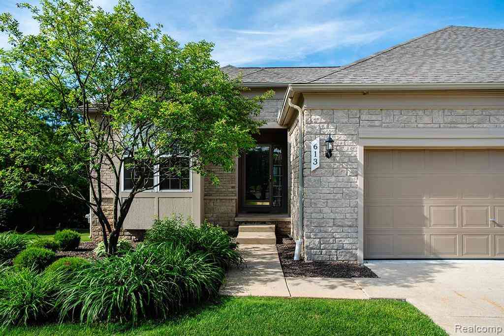 Condo For Sale - 613 Zion Court <br/> Howell, MI 48843