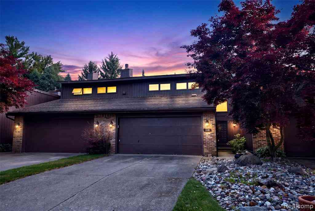 Homes For Sale - 1448 Beaumont Court <br/> Flushing, MI 48433