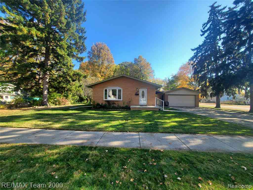Homes For Rent - 4565 Universal Street <br/> Dearborn Heights, MI 48125