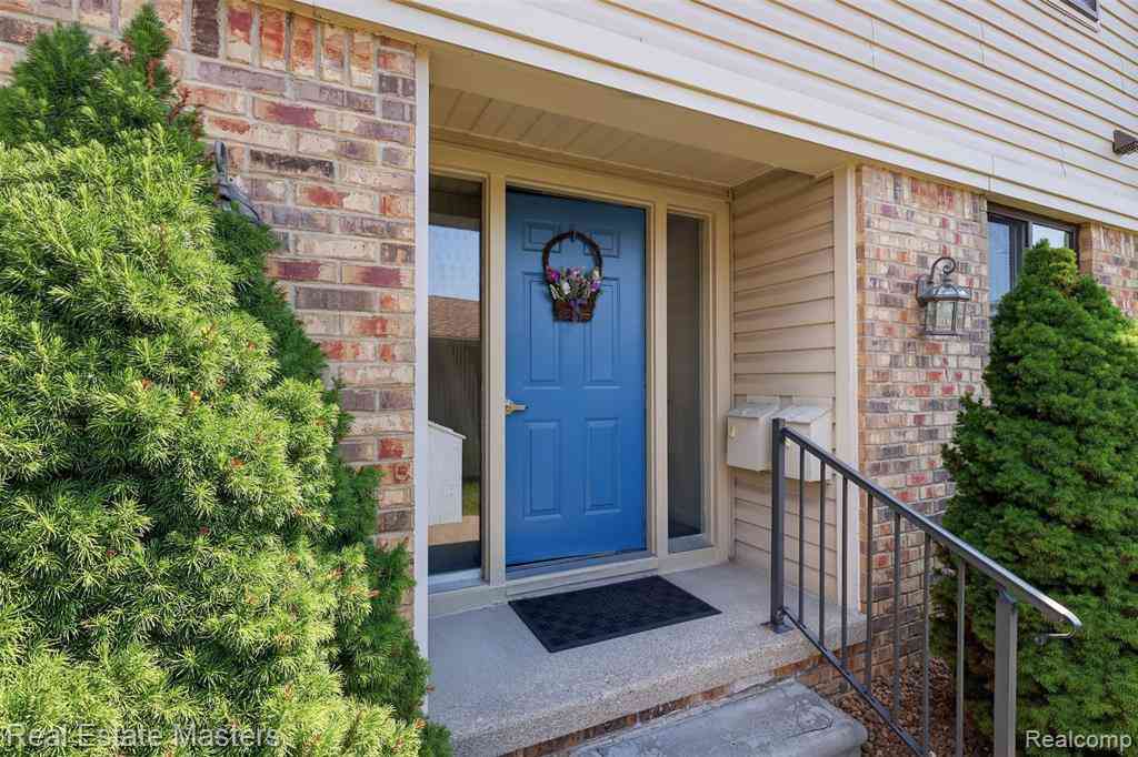 Condo For Sale - 1700 River Road  #8<br/> Marysville, MI 48040
