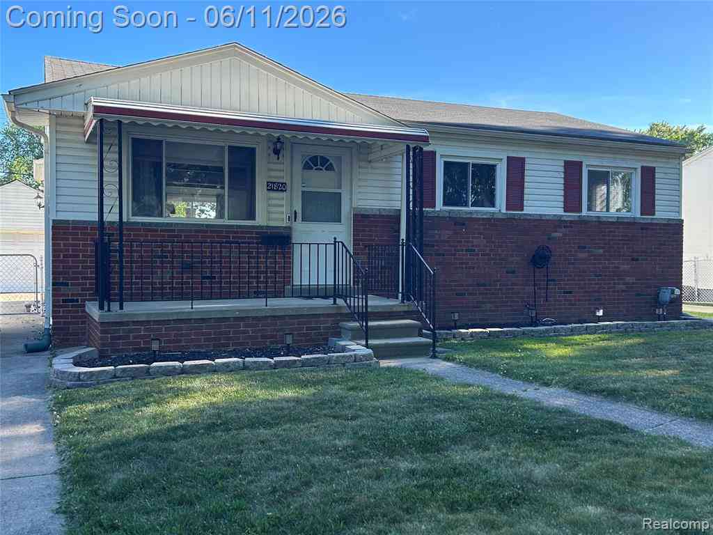 Homes For Sale - 21820 Downing Street <br/> Saint Clair Shores, MI 48080