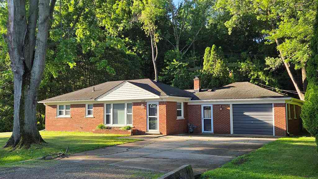 Homes For Sale - 37344 Woodland Street <br/> New Baltimore, MI 48047