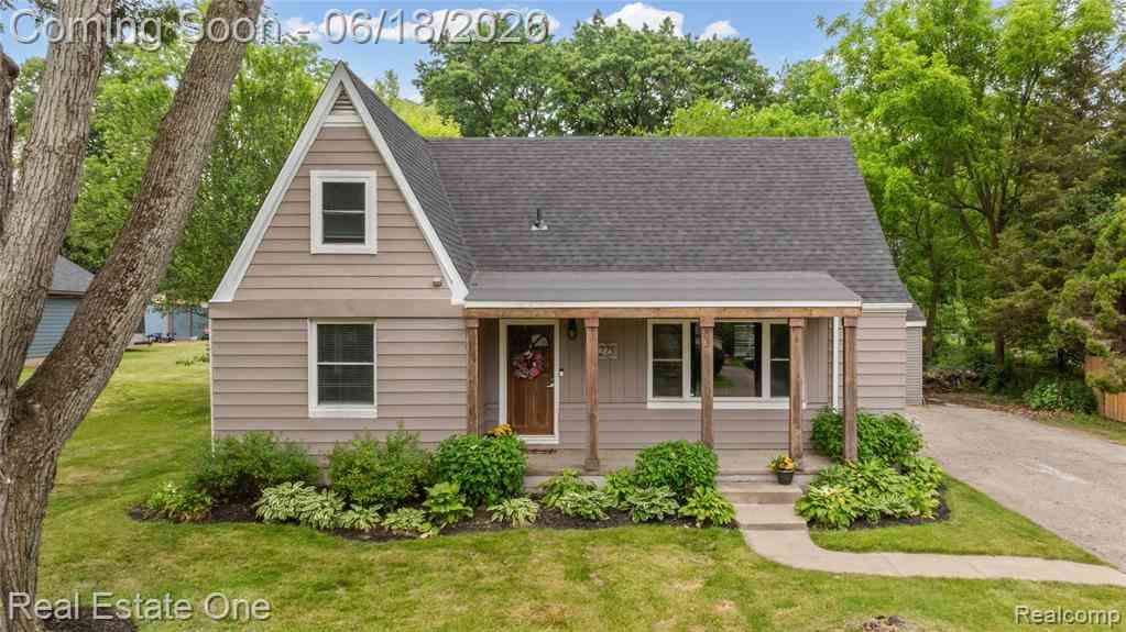 Homes For Sale - 2275 Richwood Road <br/> Auburn Hills, MI 48326