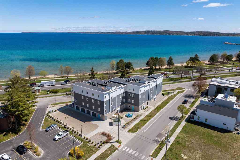 Condo For Sale - 539 Bay Street <br/> Traverse City, MI 49684