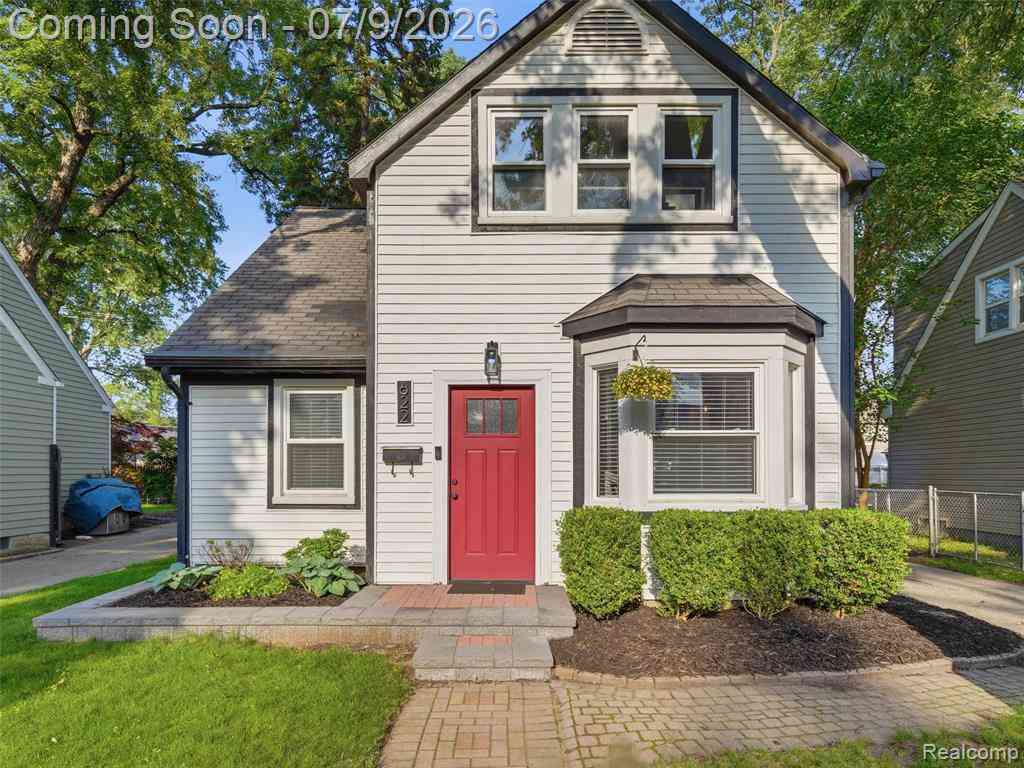 Homes For Sale - 622 N Rembrandt Avenue <br/> Royal Oak, MI 48067