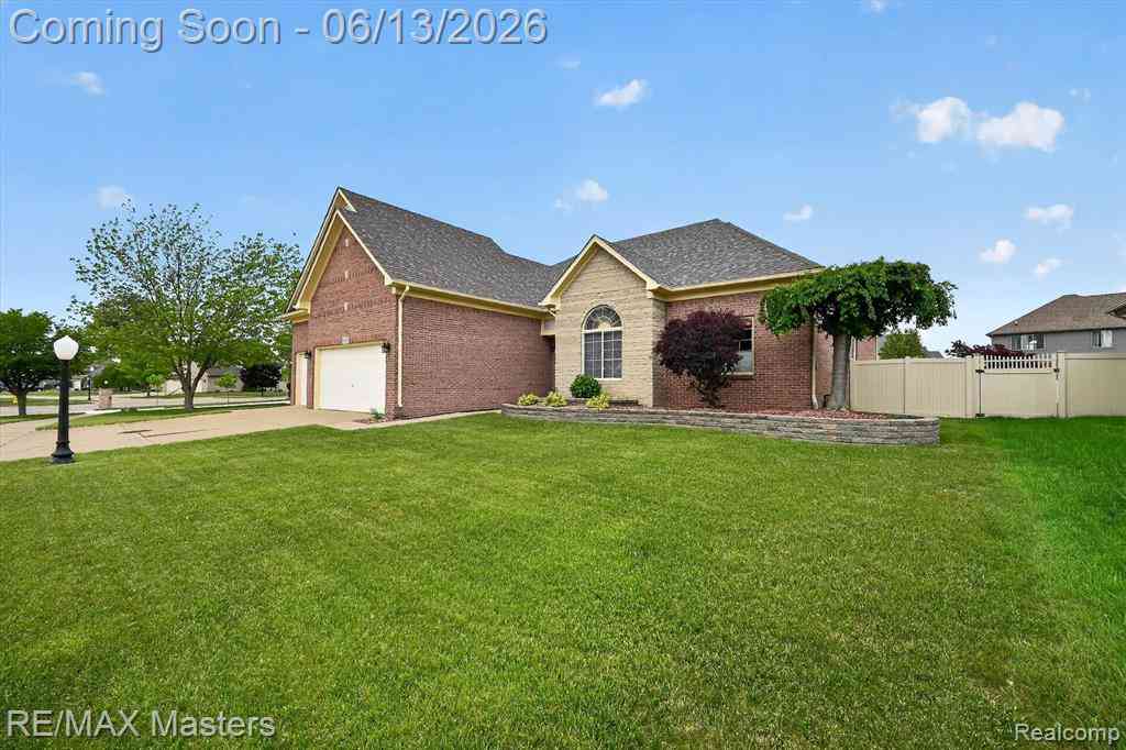 Homes For Sale - 28817 Sugar Island Court <br/> Wayne County, Rockwood, MI 48173