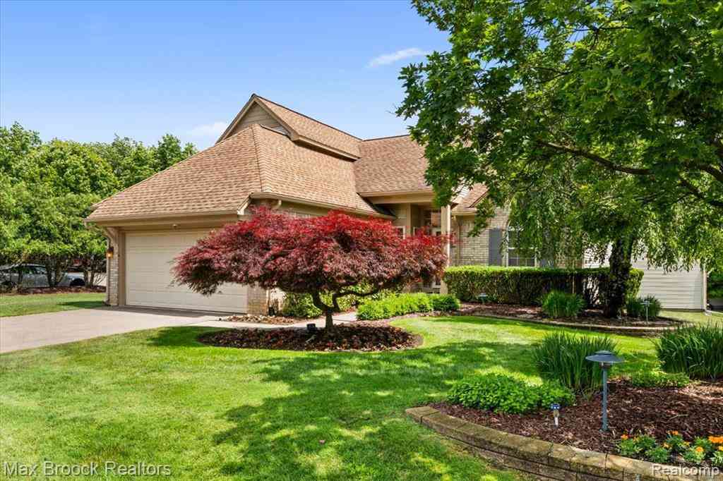 Homes For Sale - 34896 Pennington Drive <br/> Farmington, MI 48335