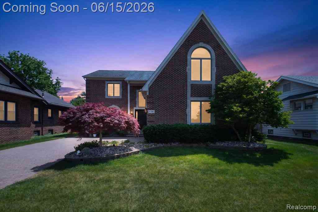 Homes For Sale - 126 Baldwin Avenue <br/> Royal Oak, MI 48067