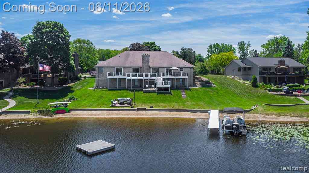 Homes For Sale - 1154 Lake Valley Drive <br/> Fenton, MI 48430