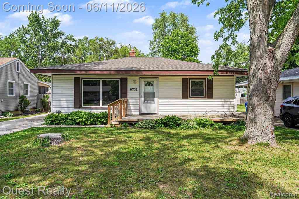 Homes For Sale - 6736 Cloverton Drive <br/> Oakland County, Waterford, MI 48329