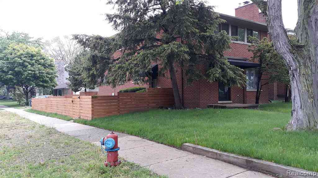 Condo For Rent - 422 Catalpa Drive <br/> Royal Oak, MI 48067