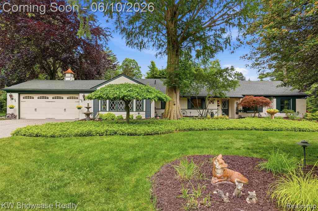 Homes For Sale - 27221 Apple Tree Lane <br/> Franklin, MI 48025