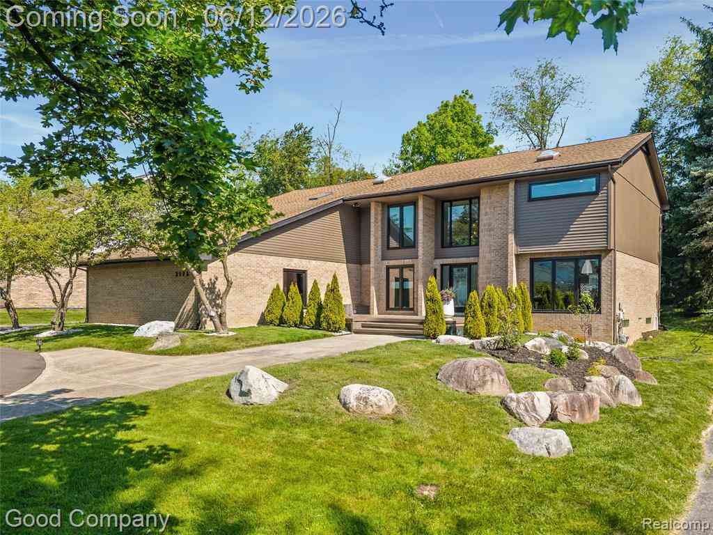 Homes For Sale - 3176 Chambord Drive <br/> West Bloomfield, MI 48323