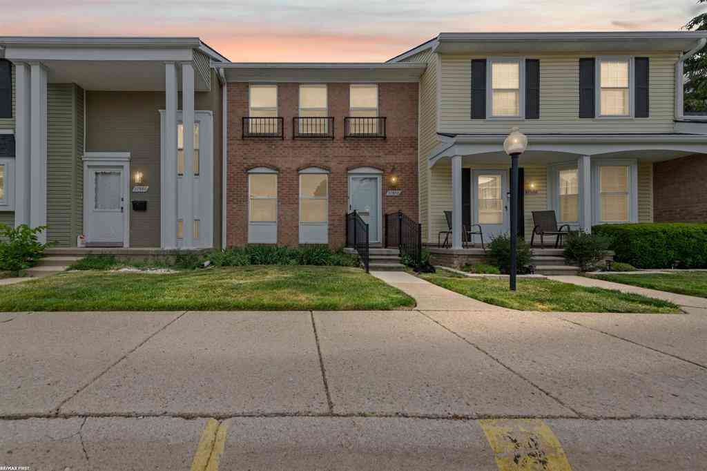 Condo For Sale - 37578 Charter Oaks Drive <br/> Clinton Township, MI 48036