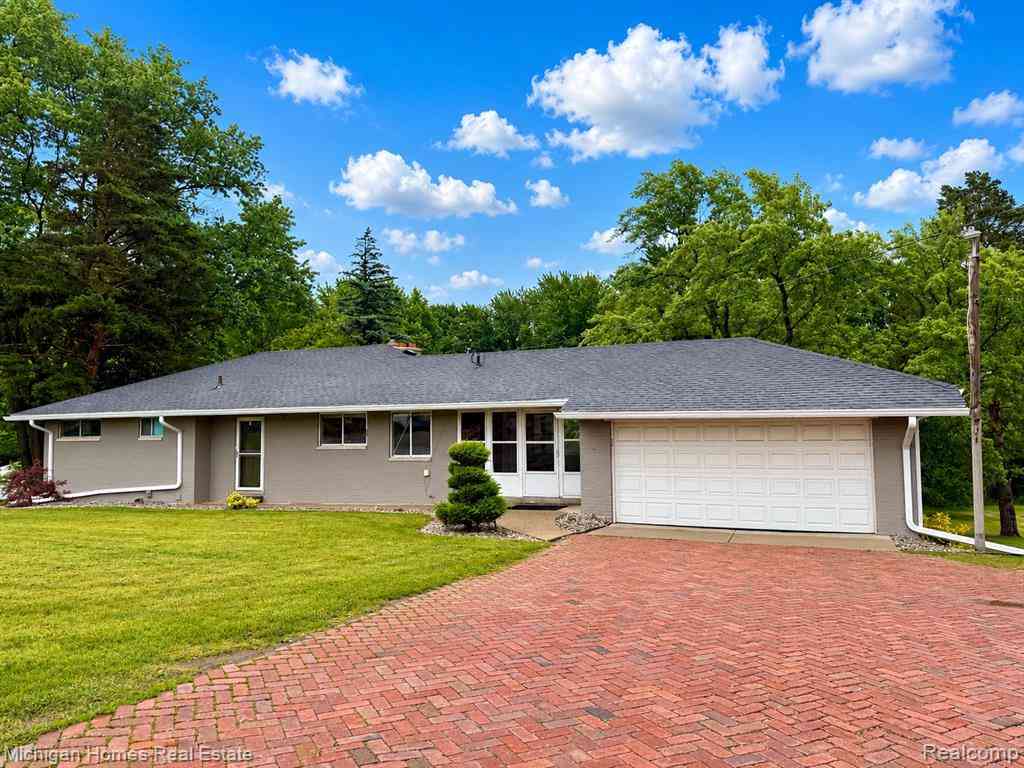 Homes For Rent - 8089 N Holly Road <br/> Grand Blanc, MI 48439