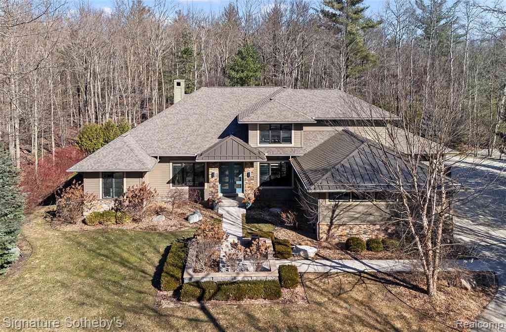Homes For Sale - 3479 E Shady Ridge Lane <br/> Midland, MI 48642