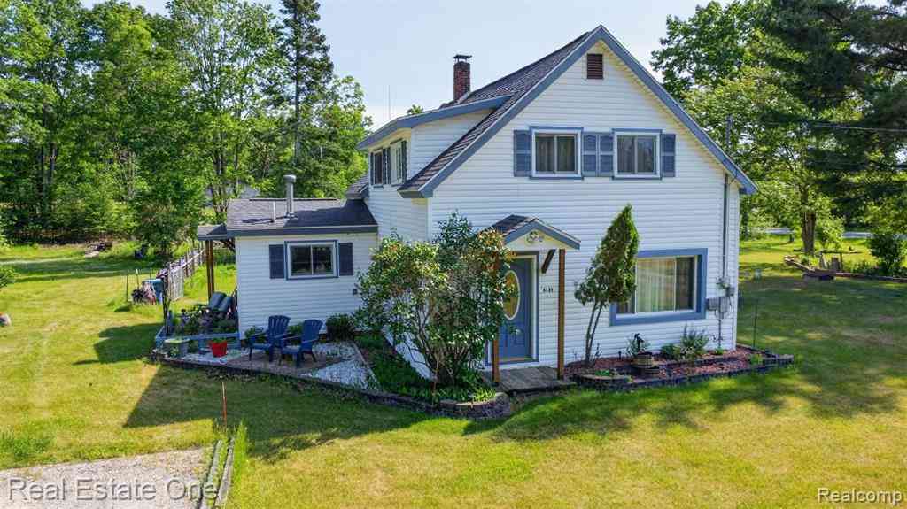 Homes For Sale - 4489 W School Road W W<br/> Roscommon, MI 48653